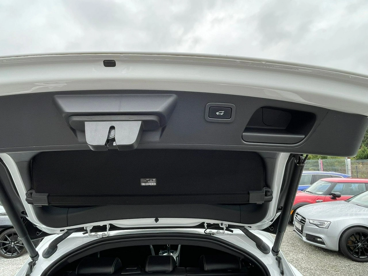 Jaguar E-Pace - Zdjęcie 19