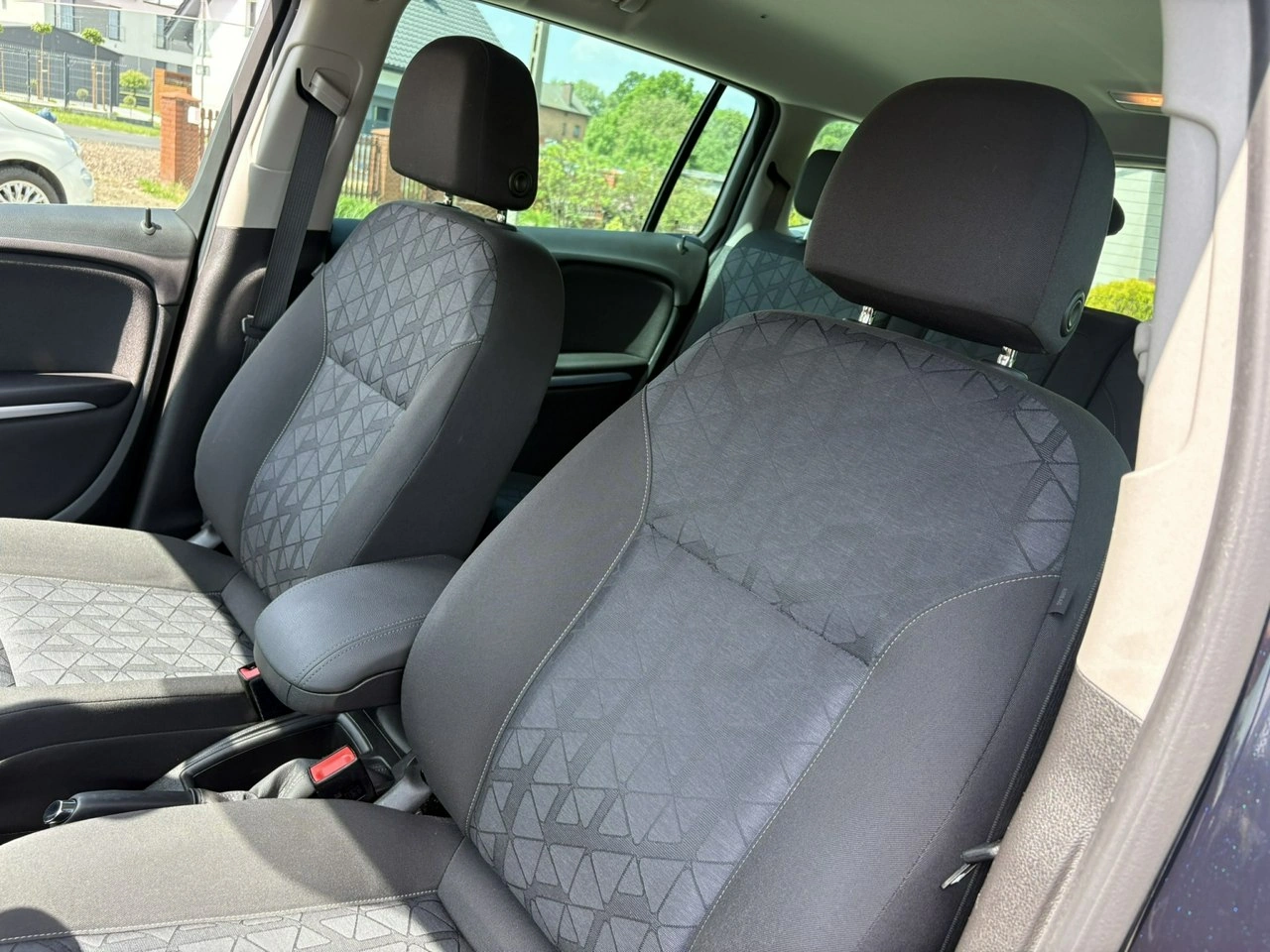 Opel Zafira - Zdjęcie 22