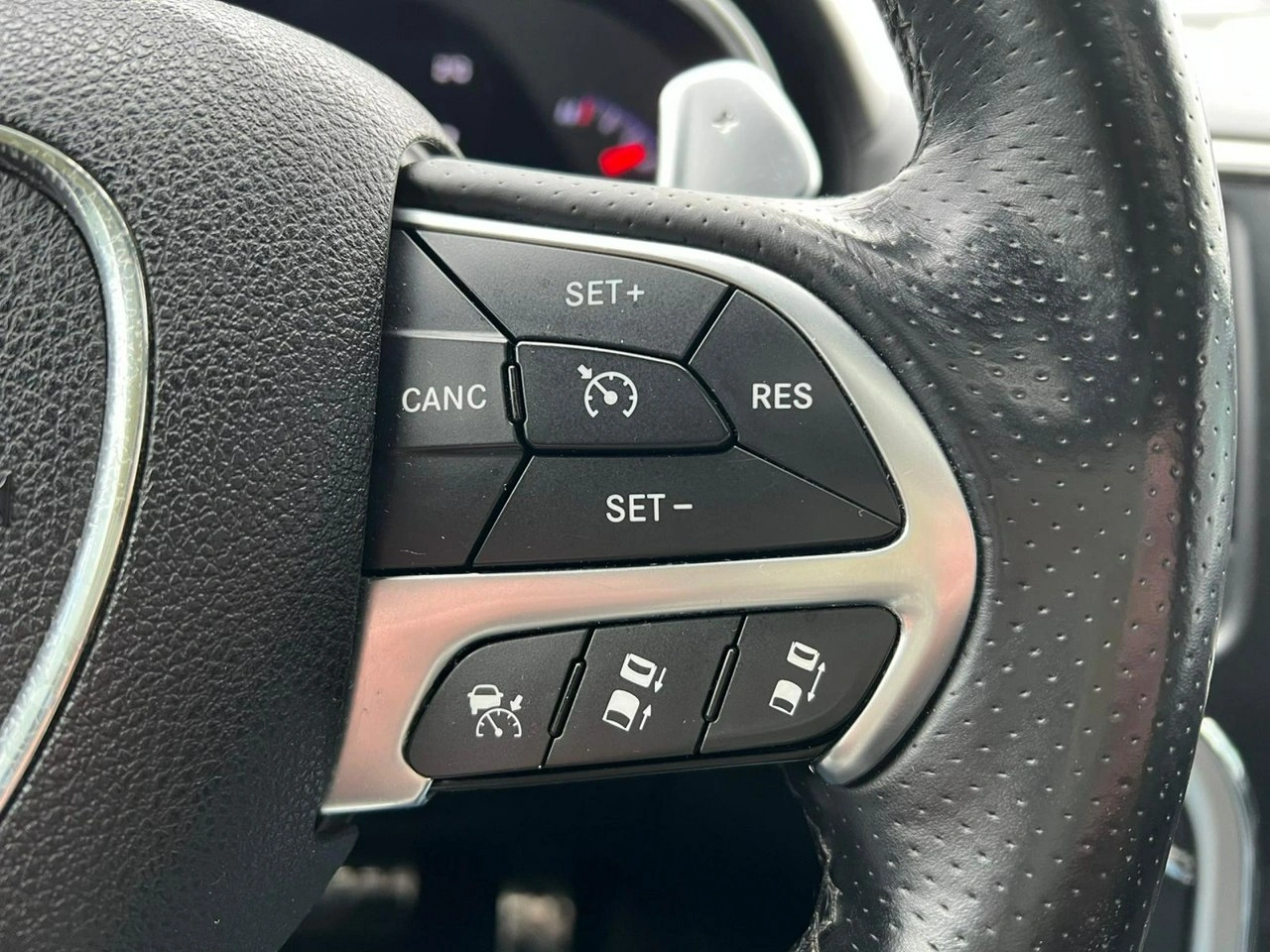 Jeep Grand Cherokee - Zdjęcie 14