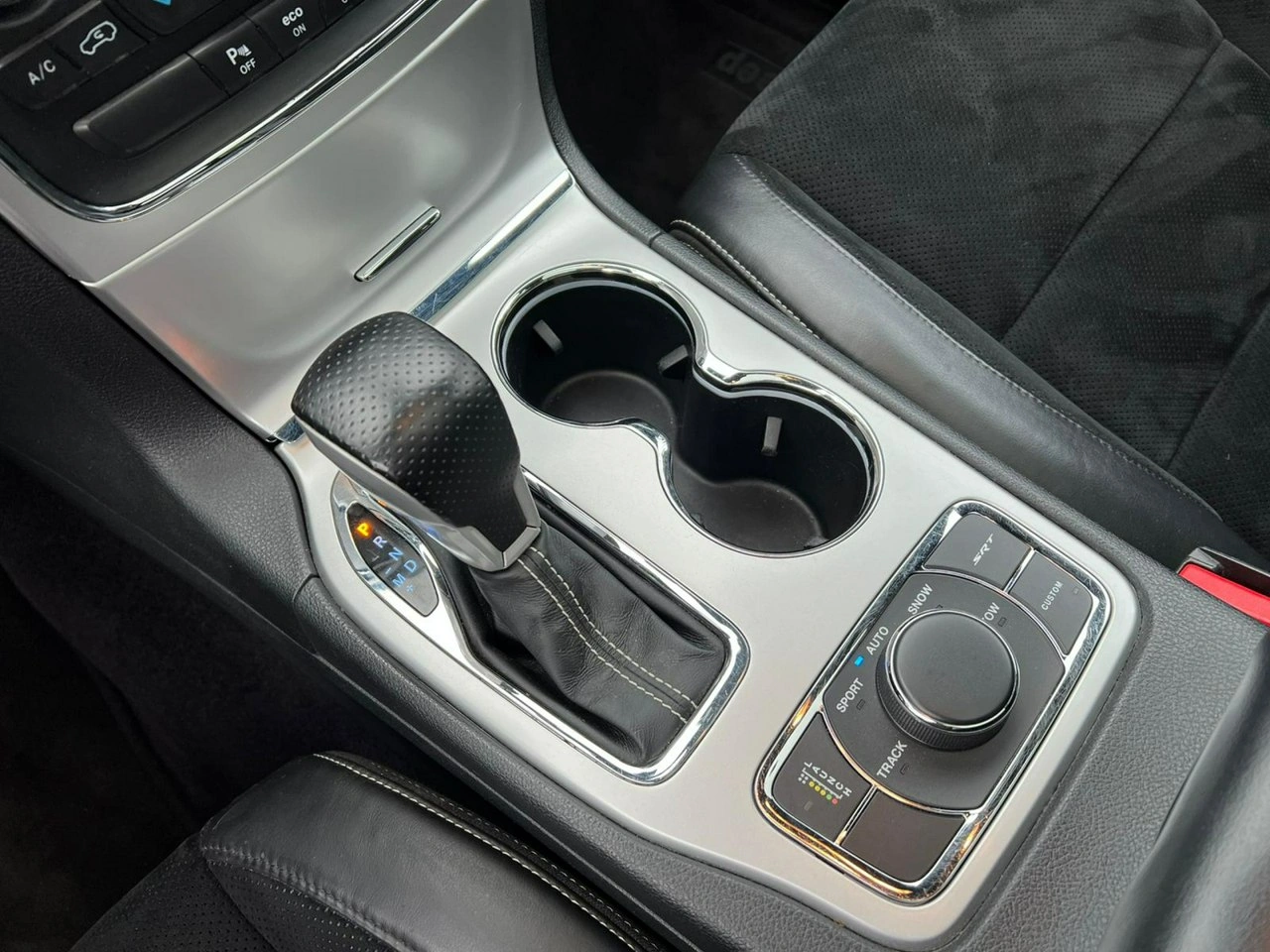 Jeep Grand Cherokee - Zdjęcie 15