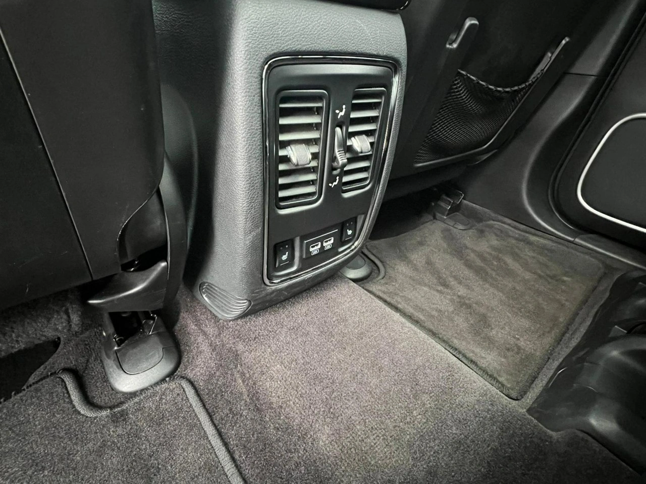 Jeep Grand Cherokee - Zdjęcie 18