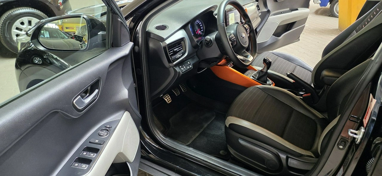 Kia Stonic - Zdjęcie 9