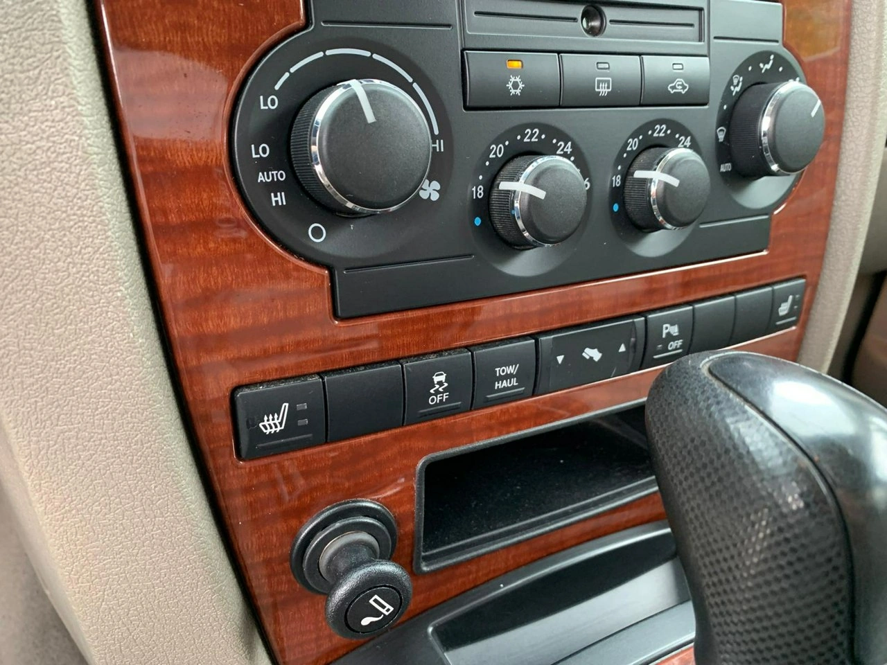 Jeep Grand Cherokee - Zdjęcie 13