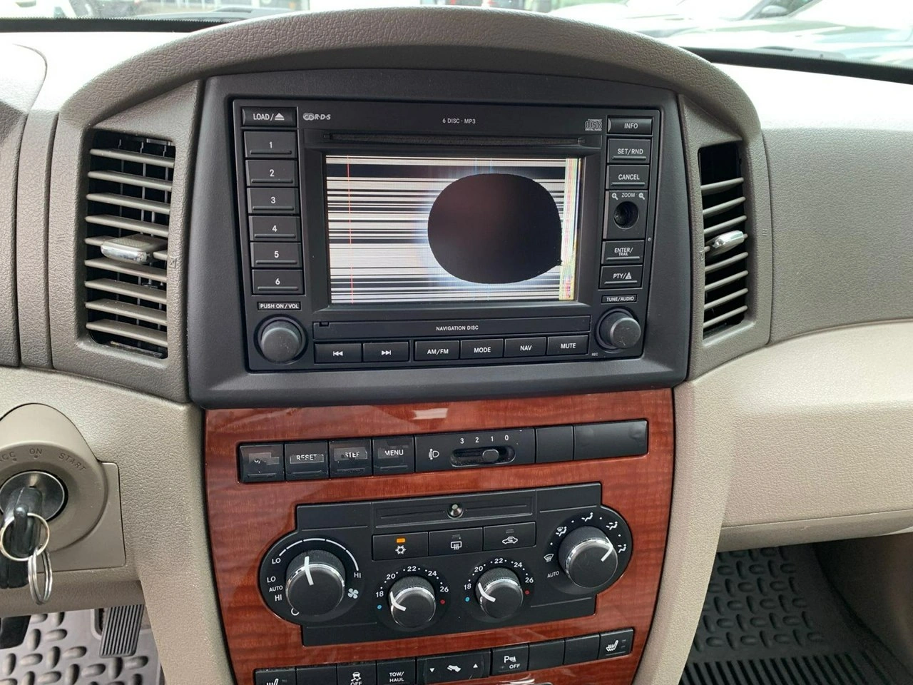 Jeep Grand Cherokee - Zdjęcie 14