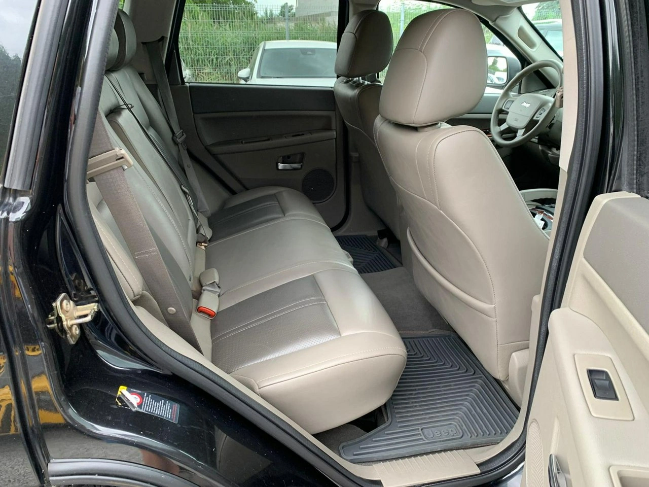 Jeep Grand Cherokee - Zdjęcie 16