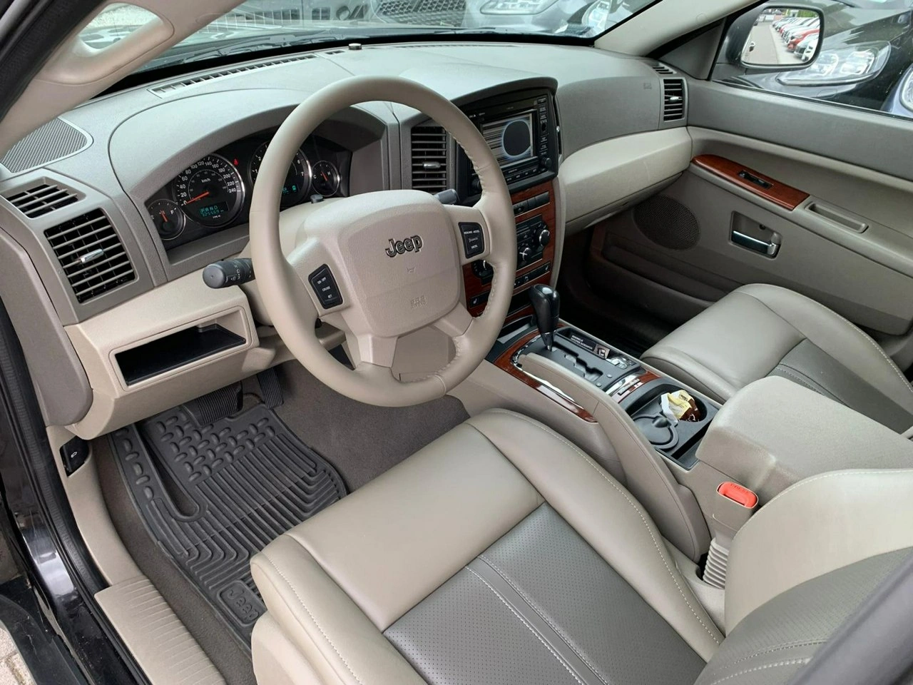 Jeep Grand Cherokee - Zdjęcie 8