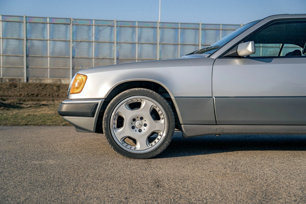 Mercedes E 320 - Zdjęcie 10