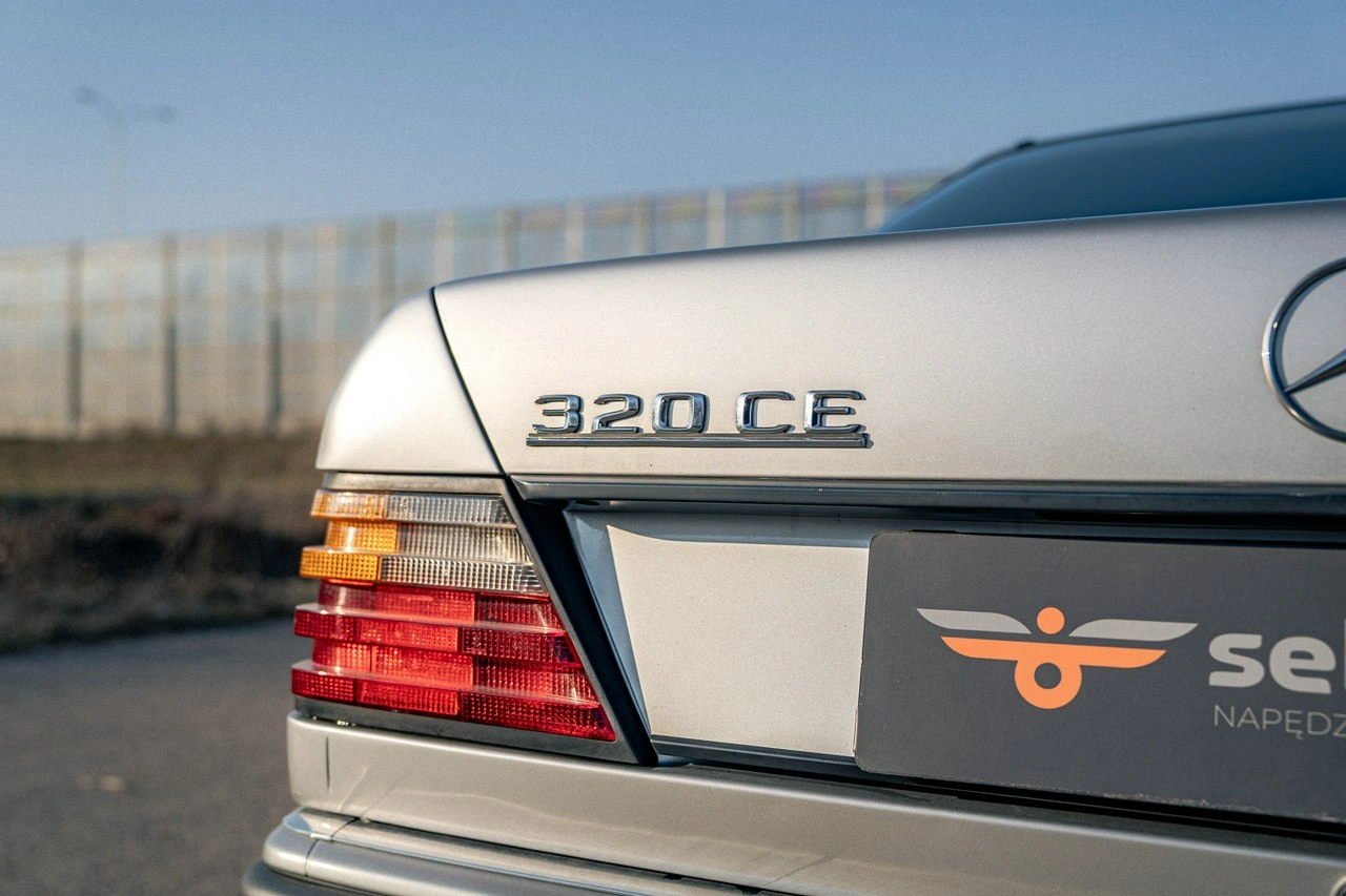 Mercedes E 320 - Zdjęcie 17