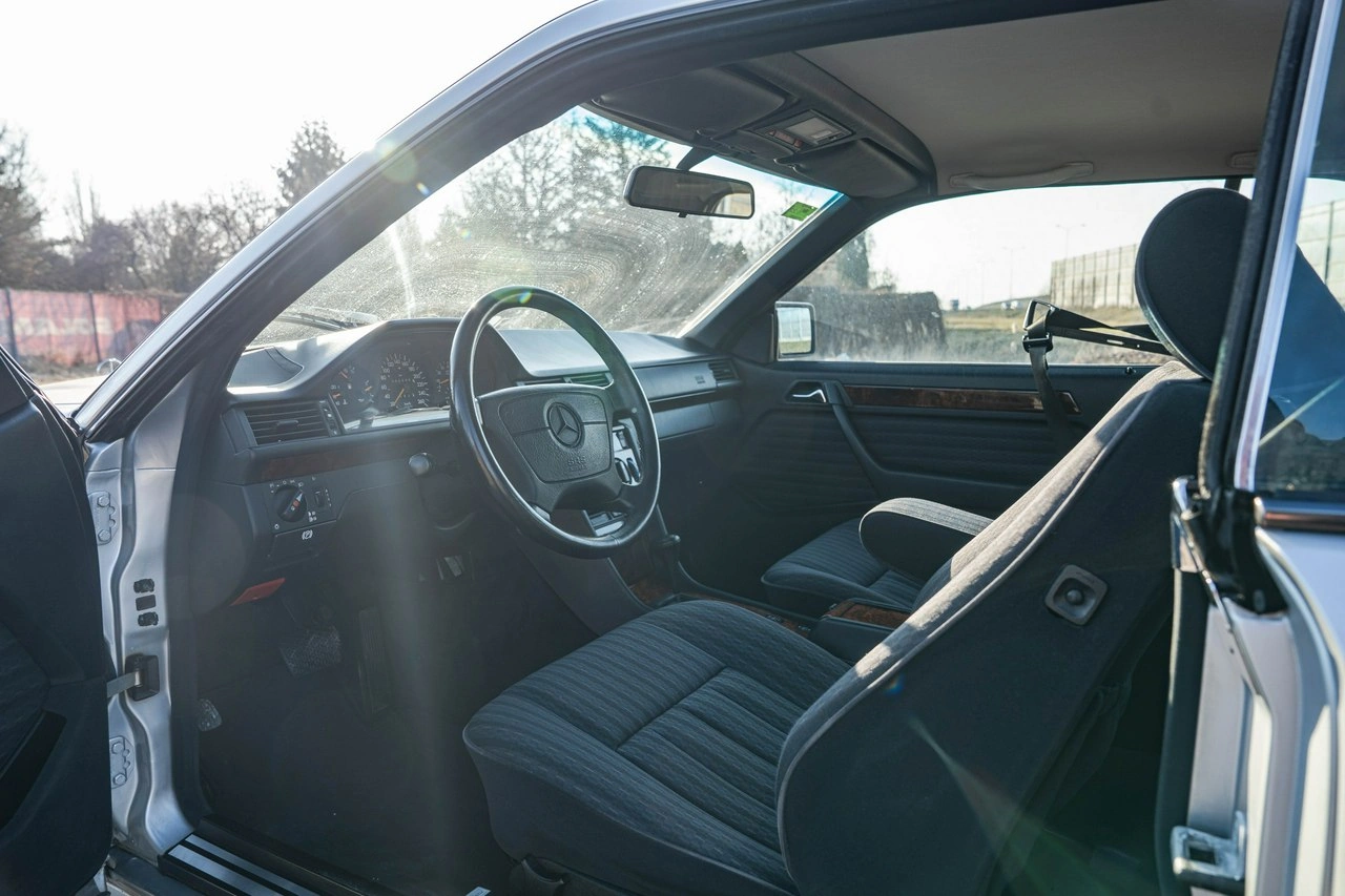 Mercedes E 320 - Zdjęcie 18