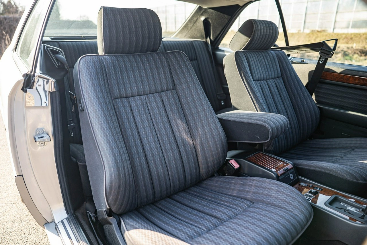 Mercedes E 320 - Zdjęcie 23