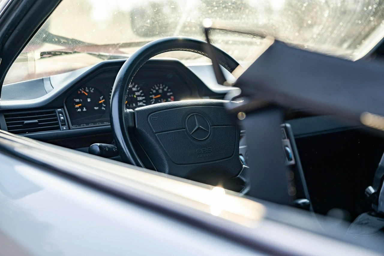 Mercedes E 320 - Zdjęcie 25