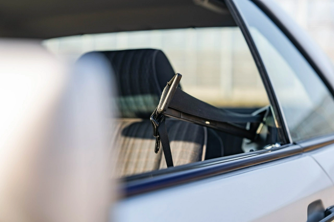 Mercedes E 320 - Zdjęcie 27