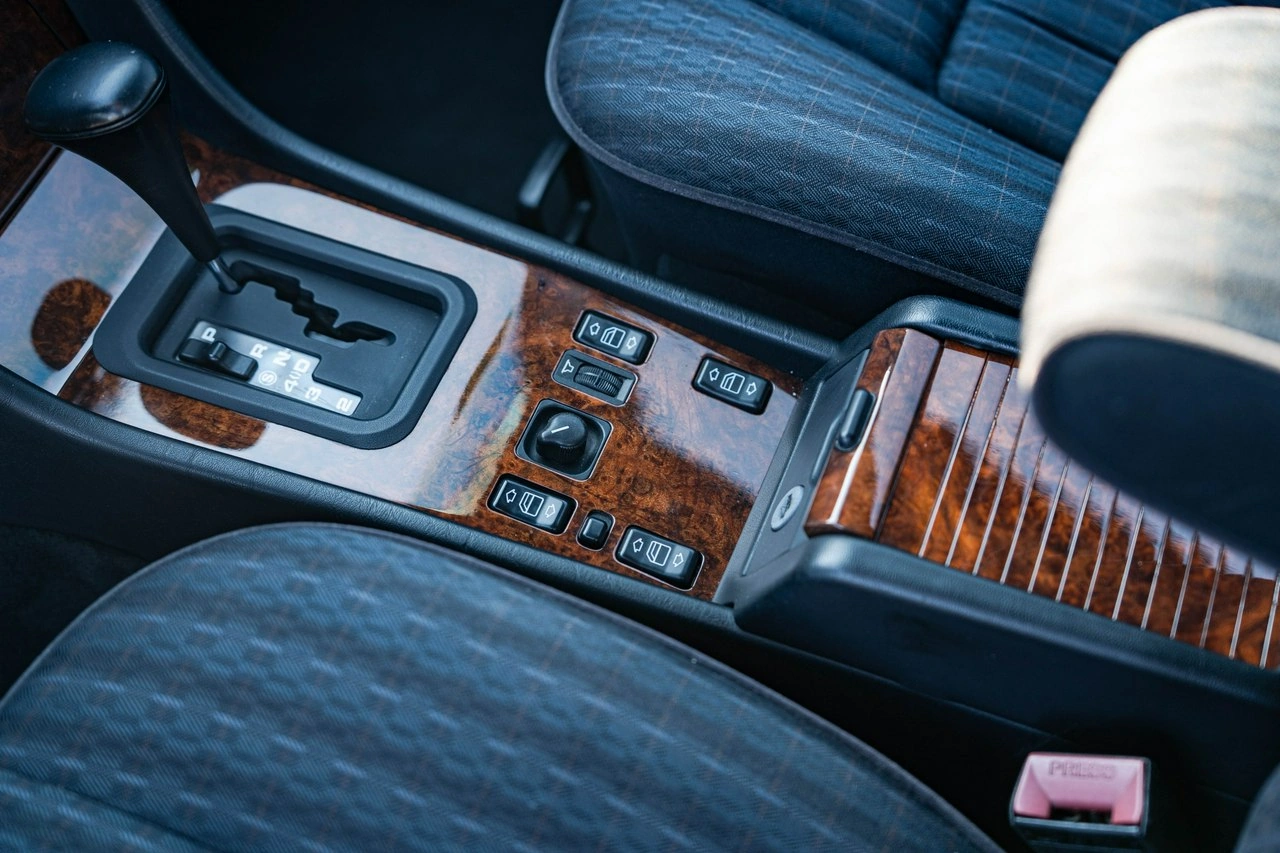 Mercedes E 320 - Zdjęcie 30