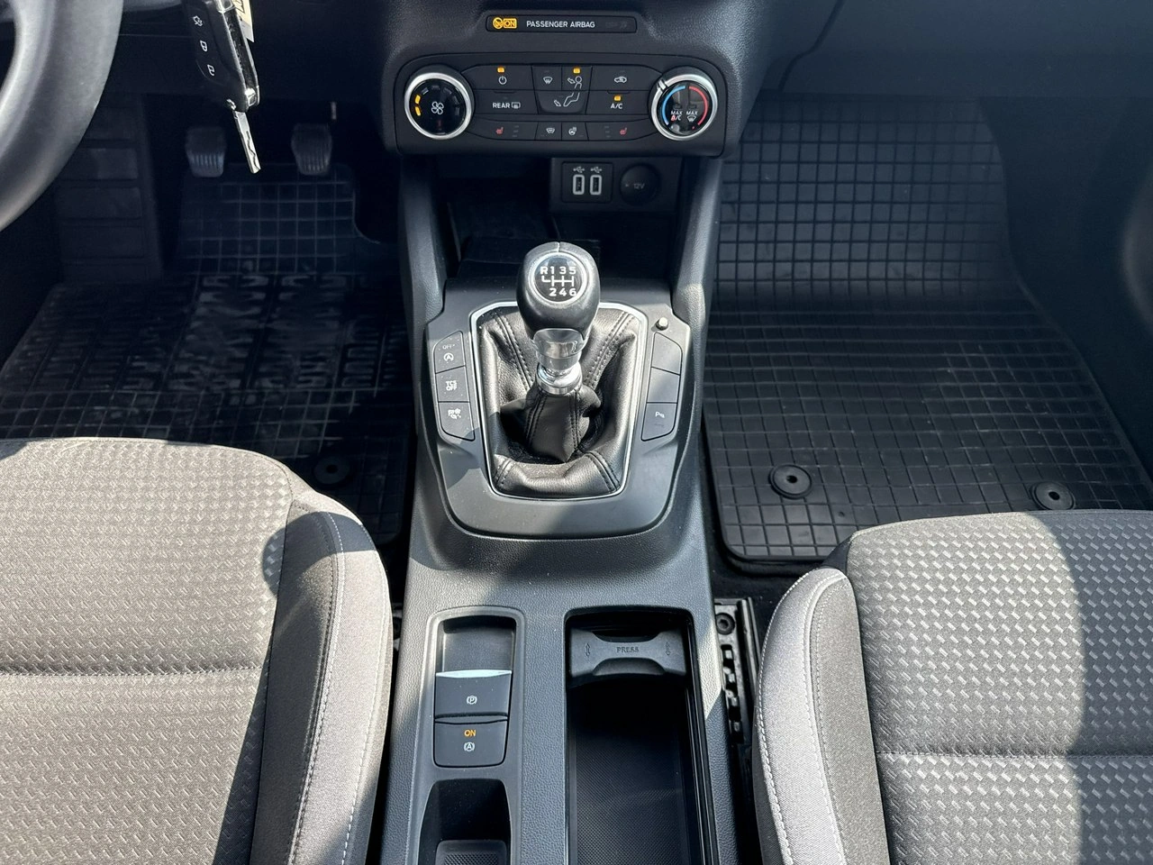 Ford Focus - Zdjęcie 24