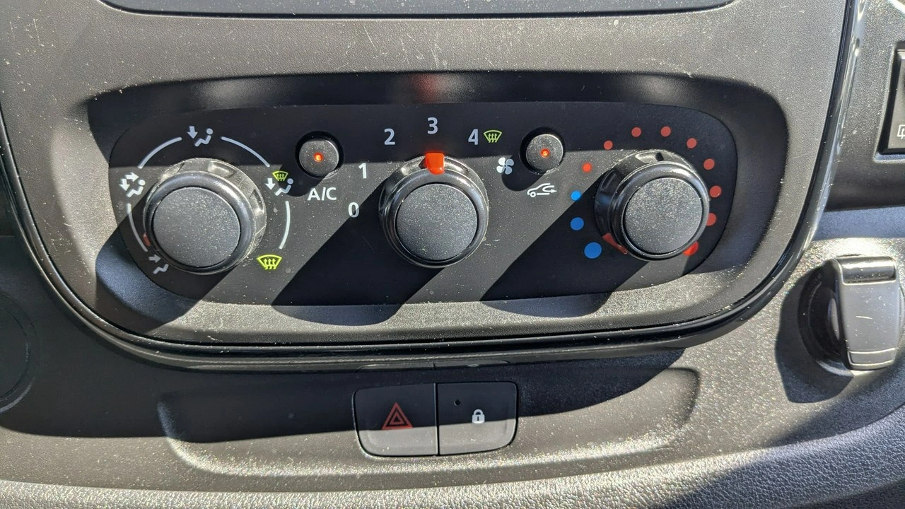 Opel Vivaro - Zdjęcie 35