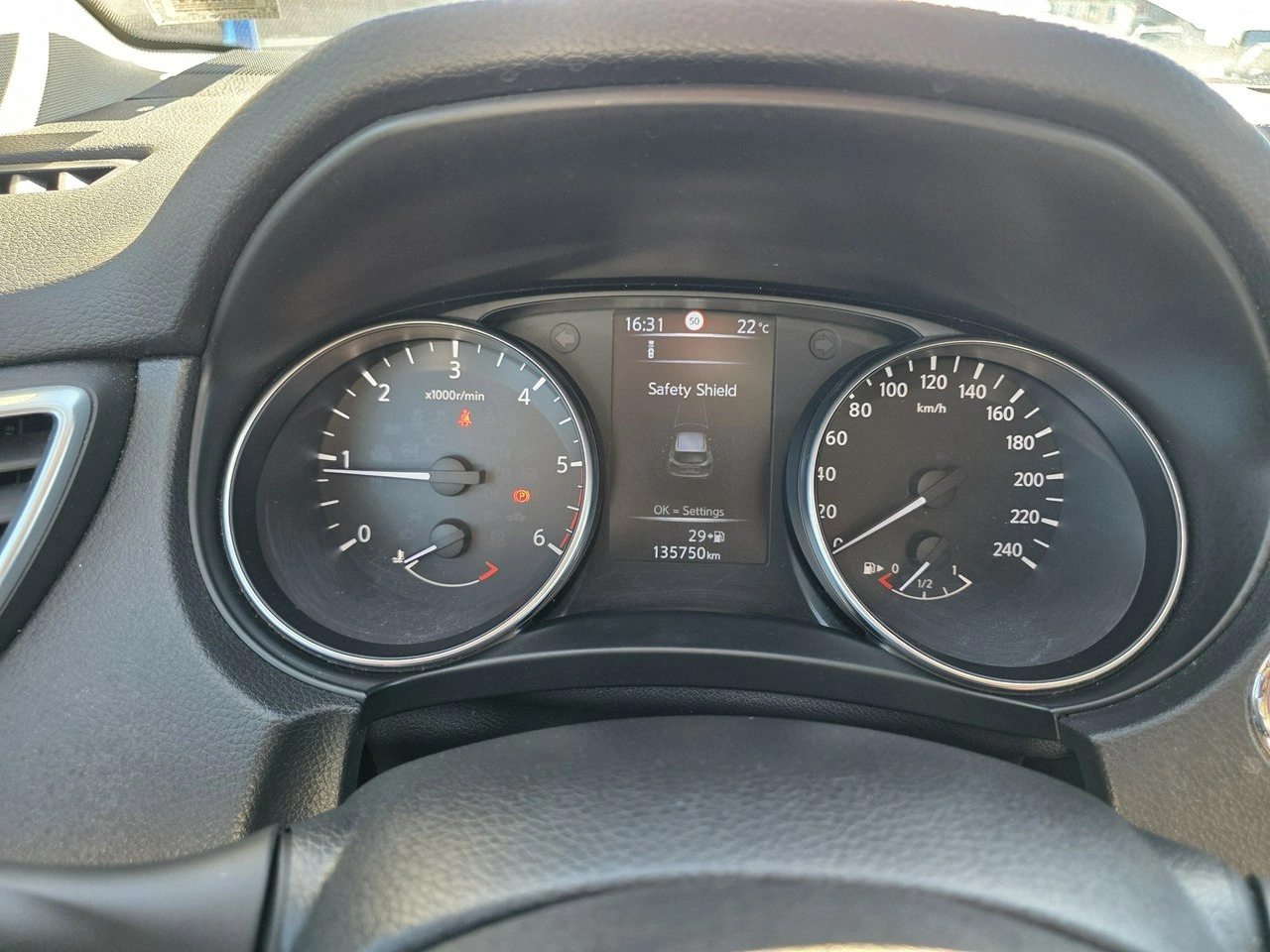 Nissan Qashqai - Zdjęcie 17