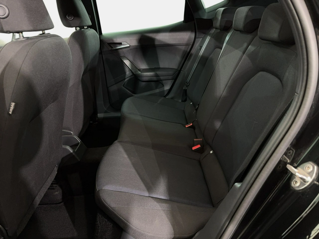 Seat Arona - Zdjęcie 12