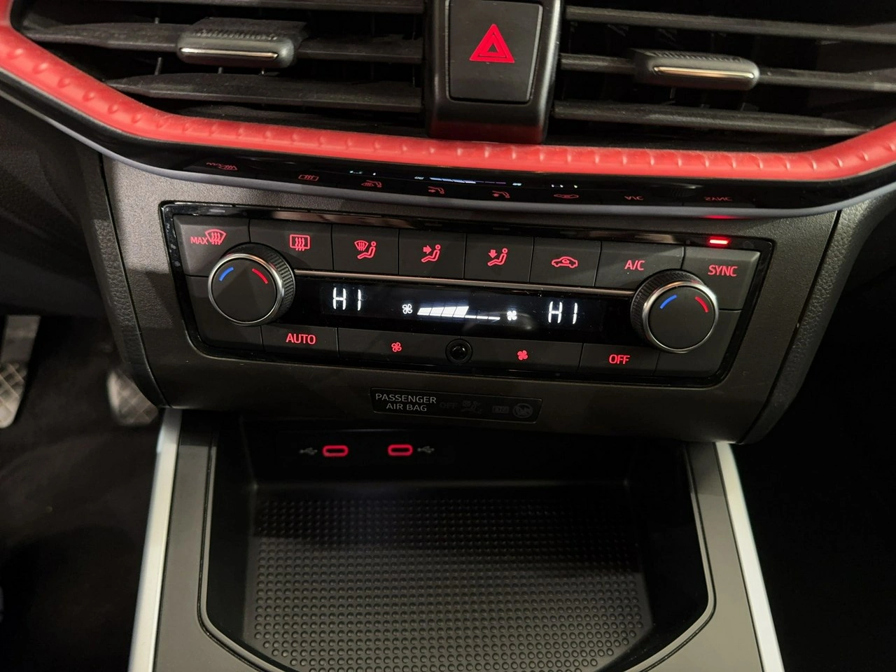 Seat Arona - Zdjęcie 21