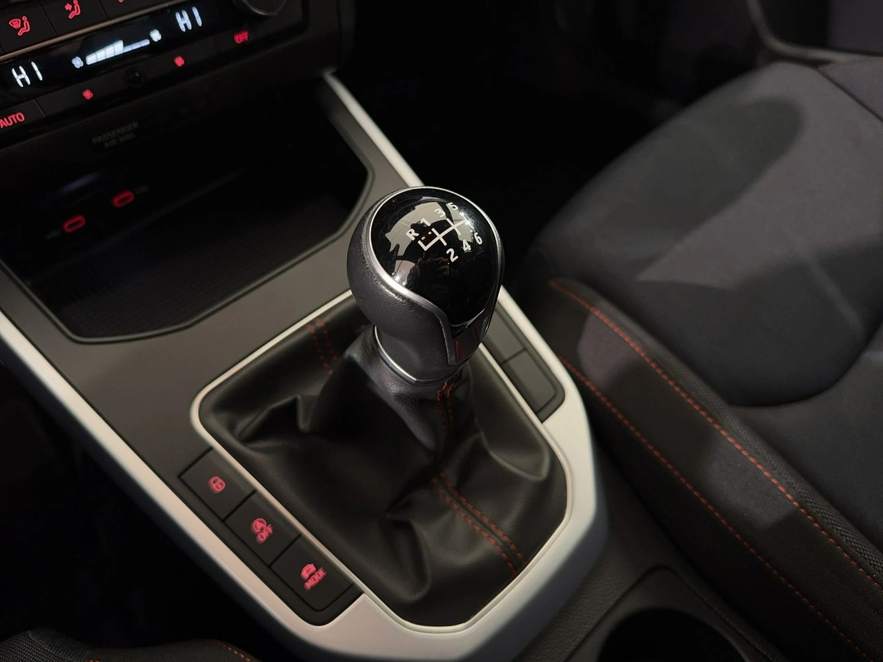 Seat Arona - Zdjęcie 22