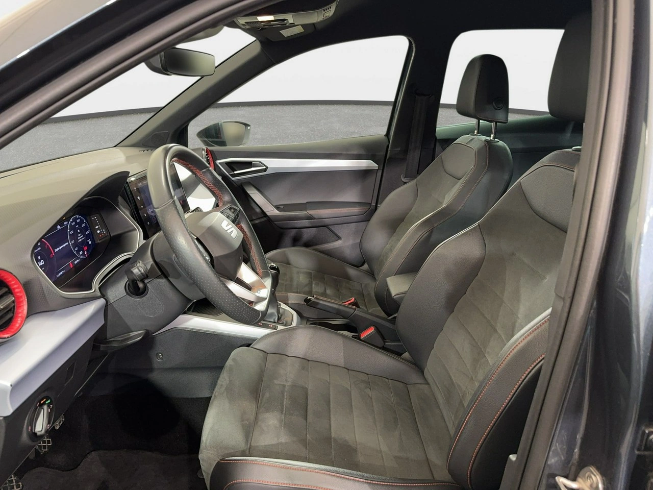 Seat Arona - Zdjęcie 12