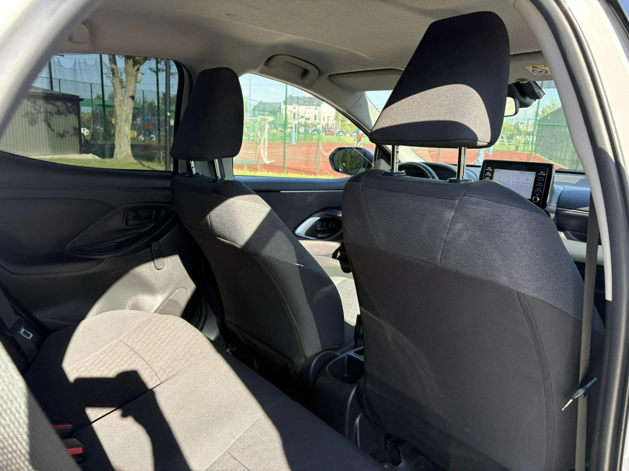 Toyota Yaris - Zdjęcie 11