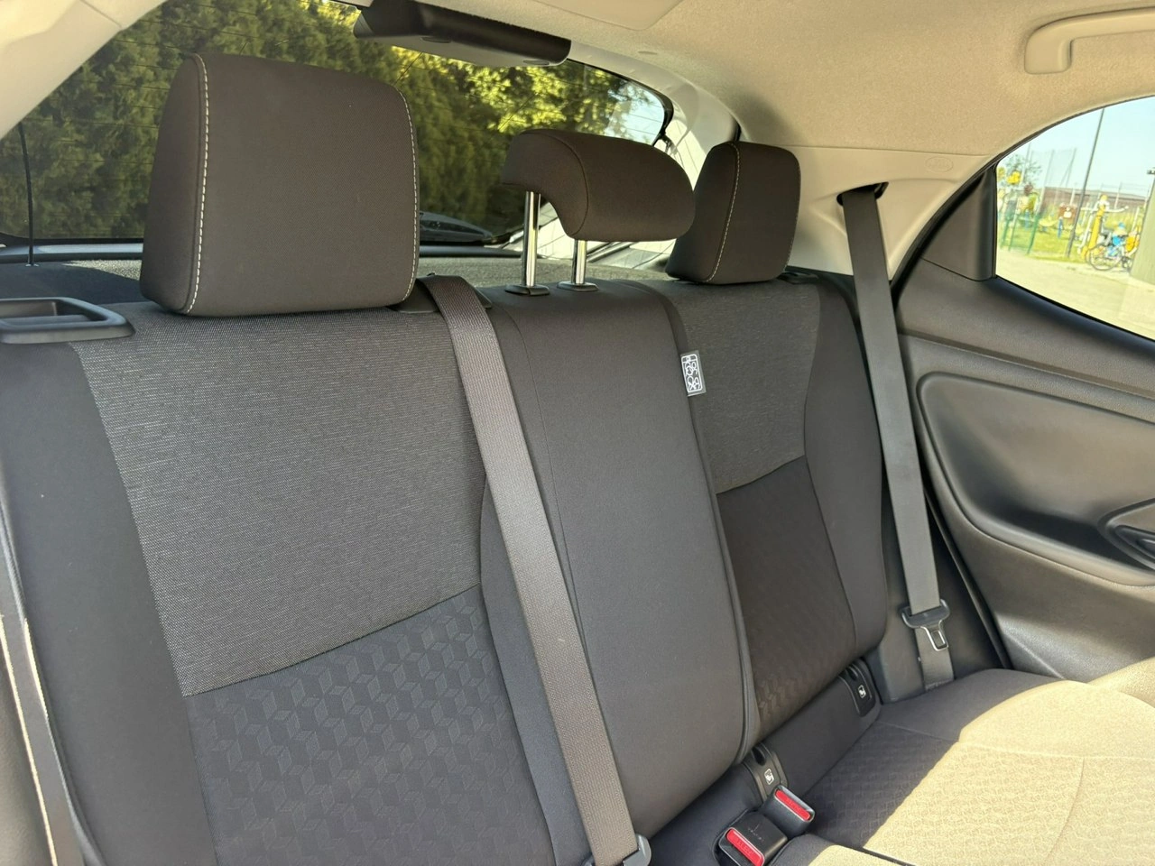 Toyota Yaris - Zdjęcie 19