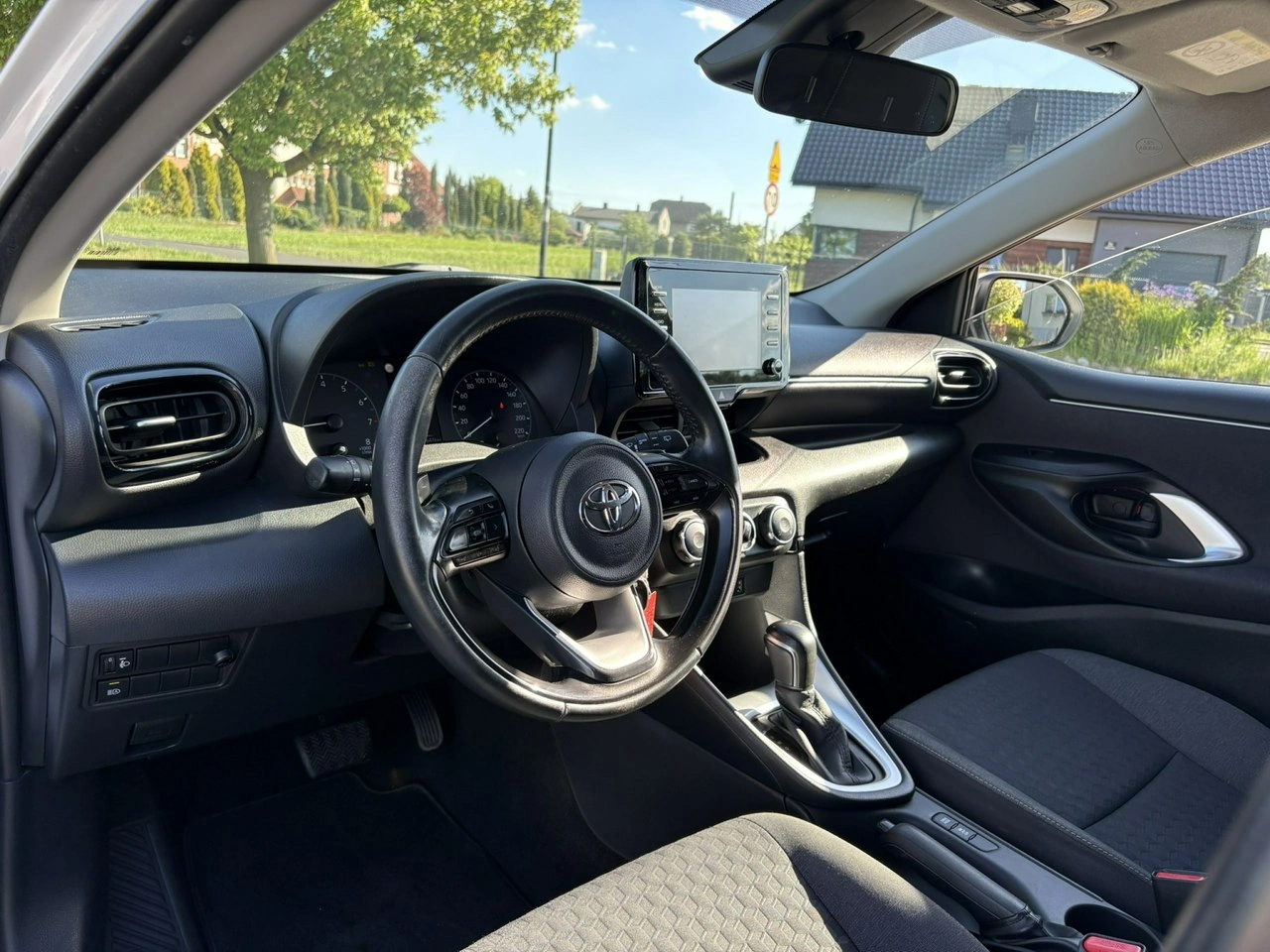 Toyota Yaris - Zdjęcie 8