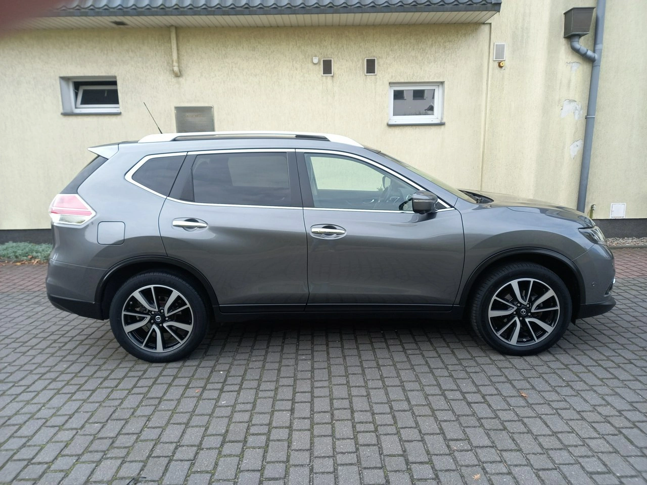 Nissan X-Trail - Zdjęcie 9