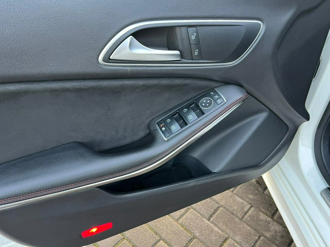 Mercedes CLA 180 - Zdjęcie 13