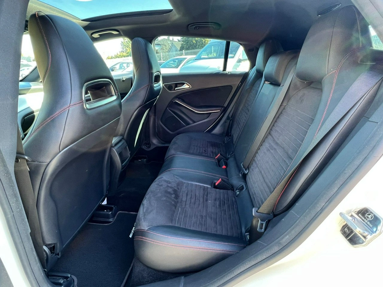 Mercedes CLA 180 - Zdjęcie 17