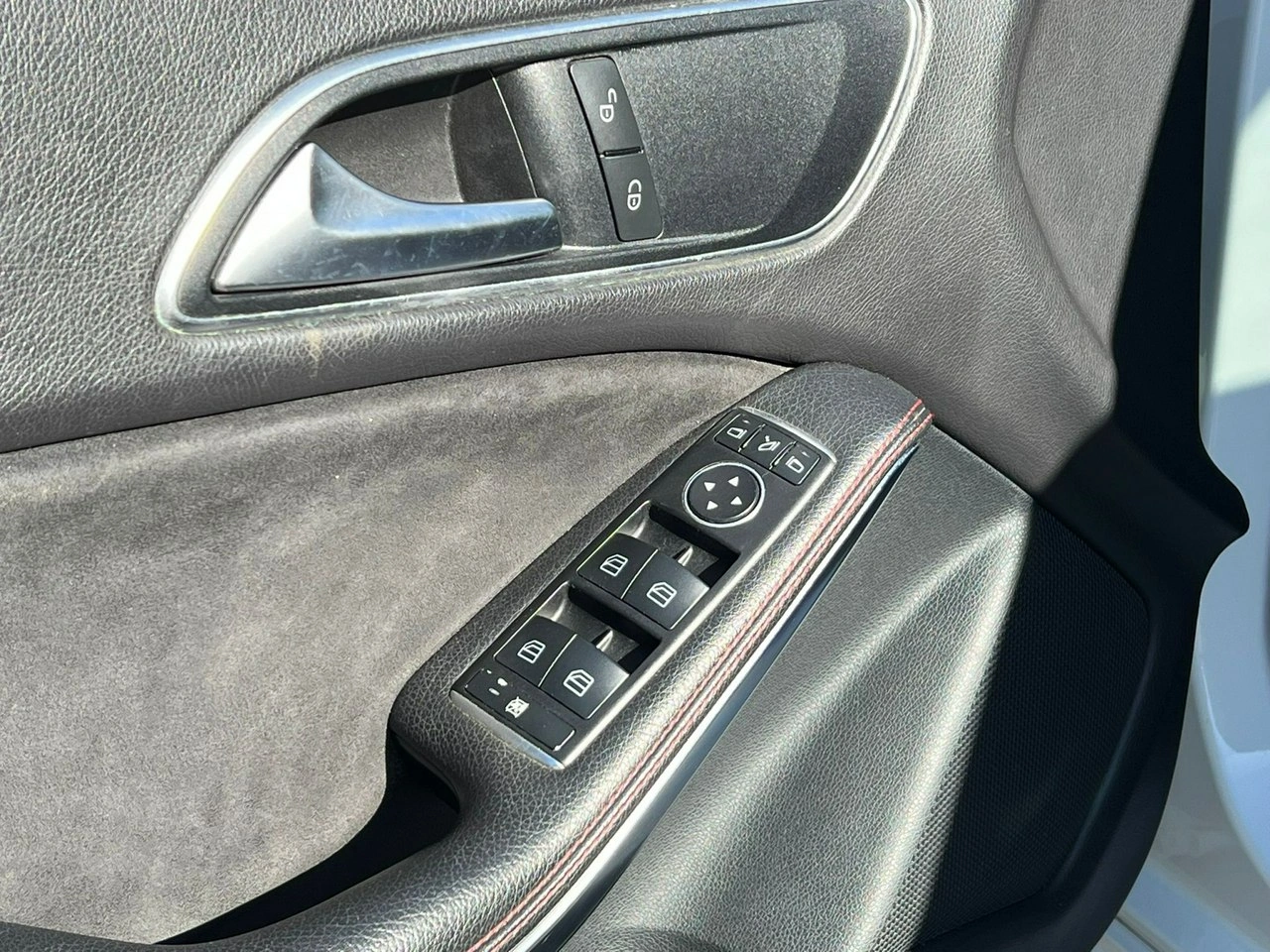 Mercedes CLA 180 - Zdjęcie 18