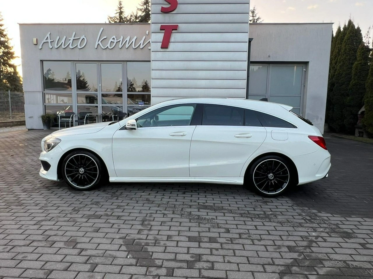 Mercedes CLA 180 - Zdjęcie 4