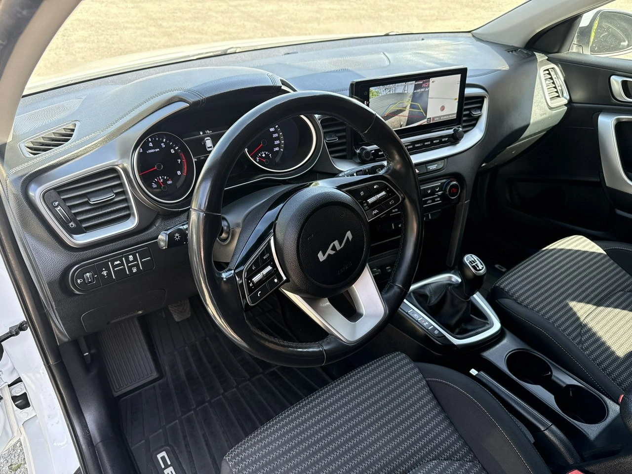 Kia Ceed - Zdjęcie 18