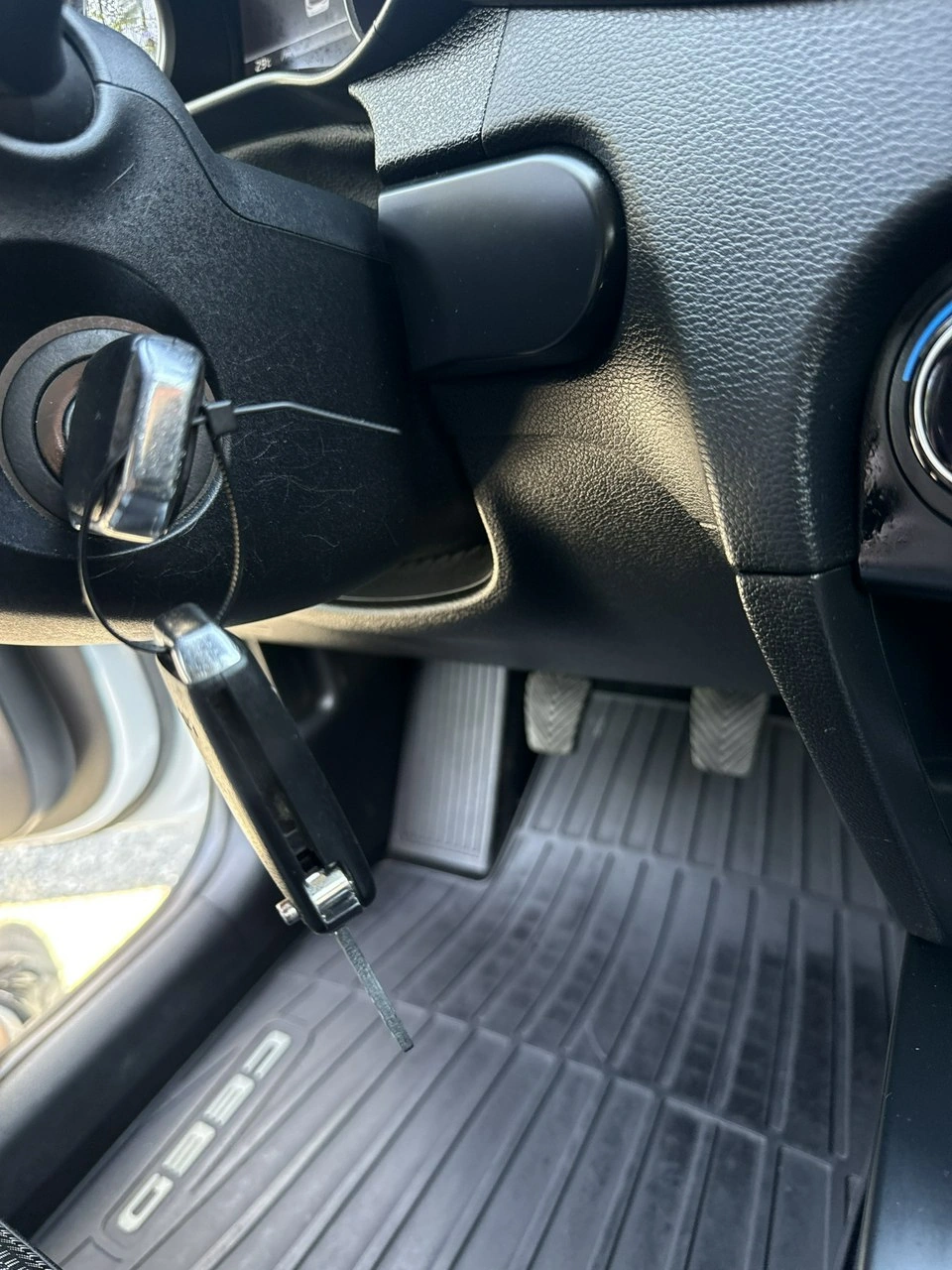 Kia Ceed - Zdjęcie 27
