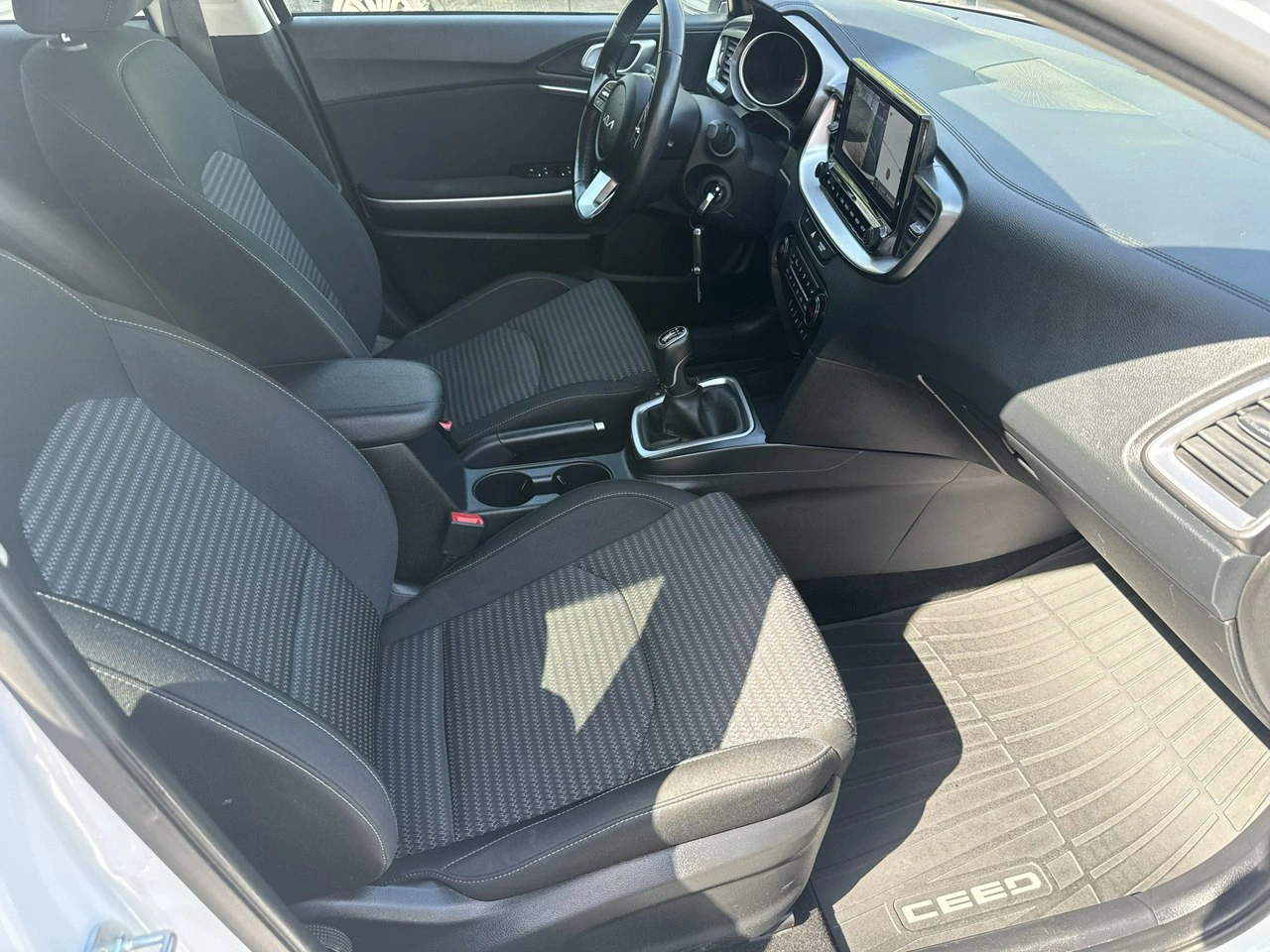 Kia Ceed - Zdjęcie 31