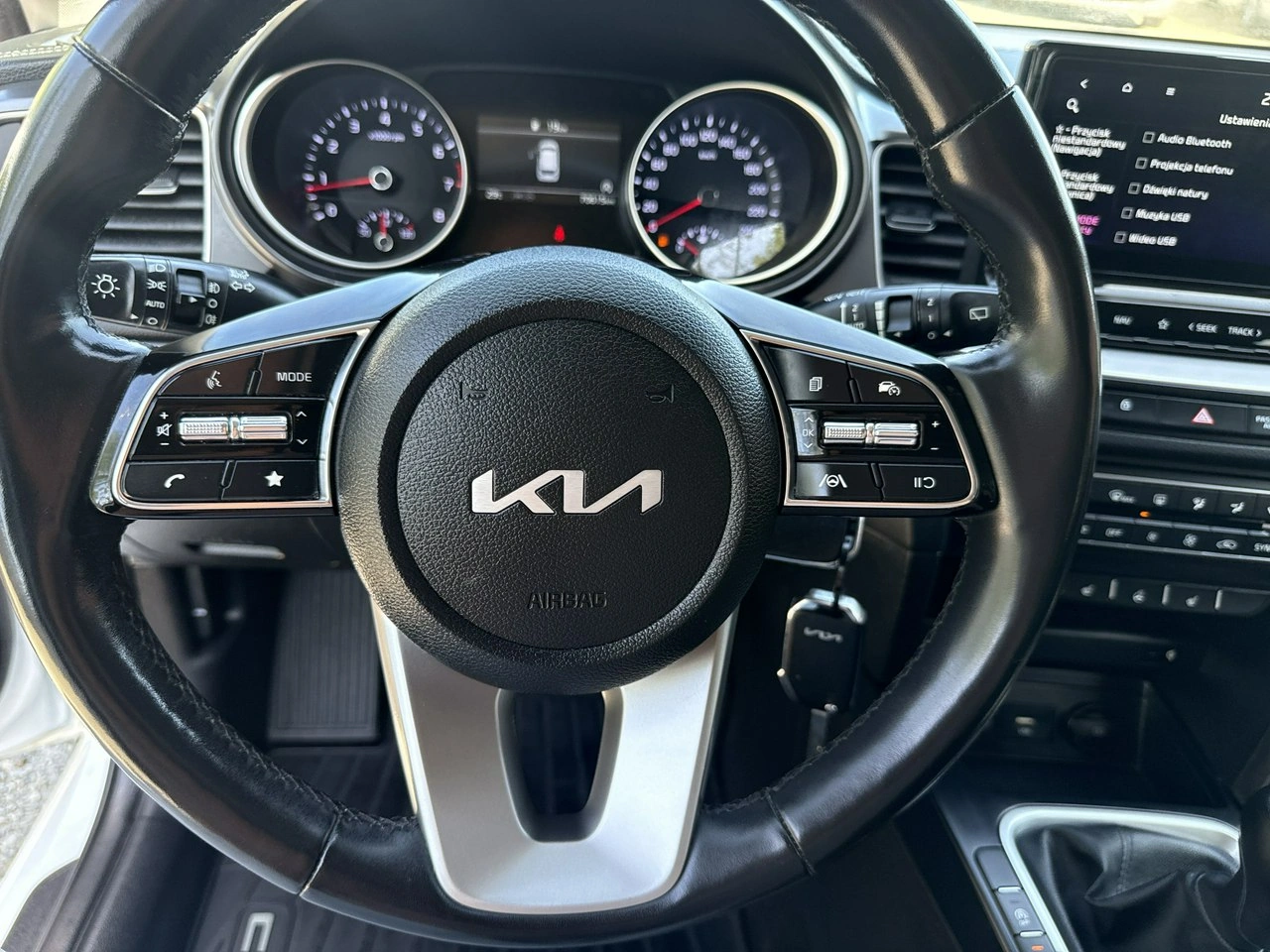 Kia Ceed - Zdjęcie 38