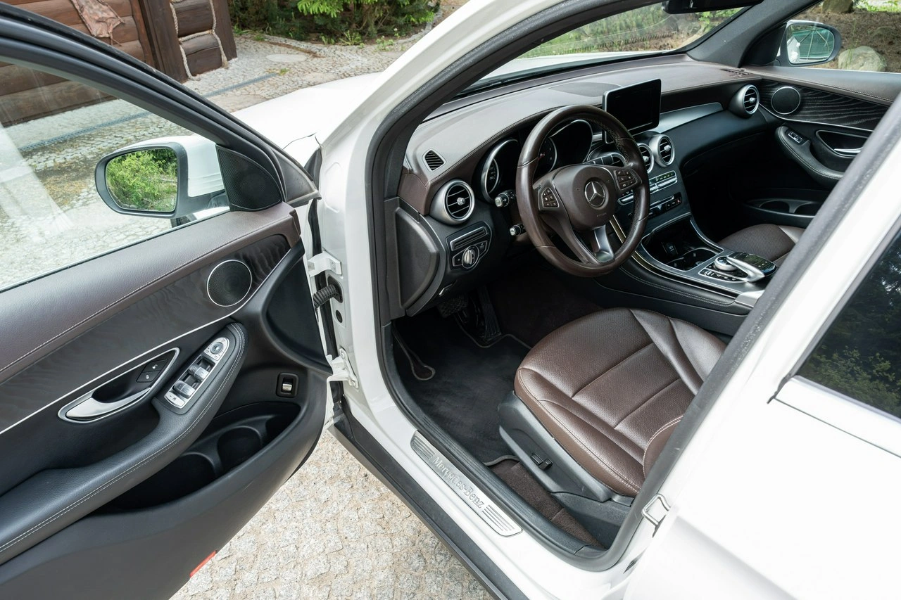 Mercedes GLC 220 - Zdjęcie 35