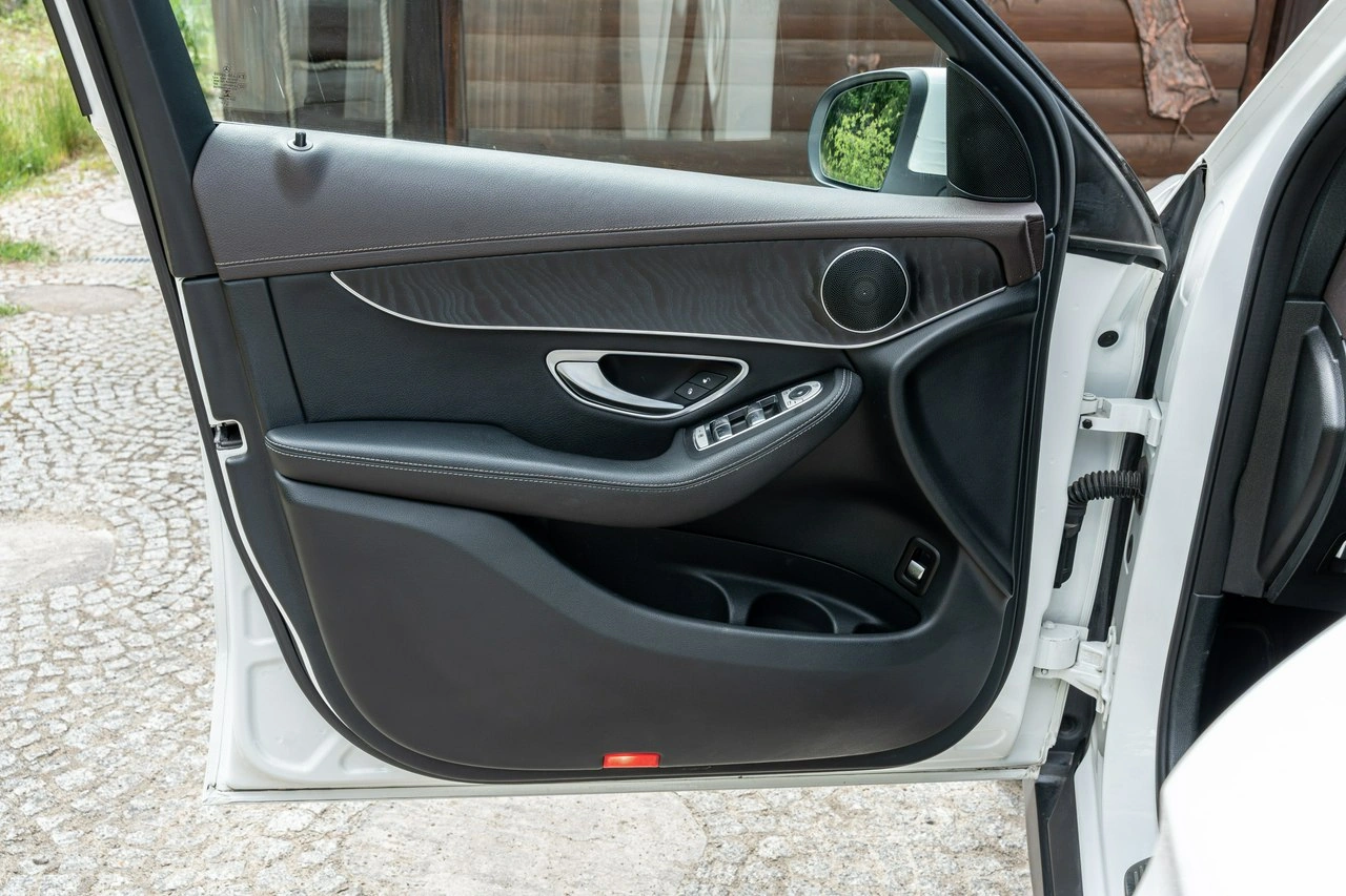 Mercedes GLC 220 - Zdjęcie 37