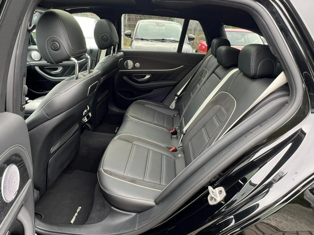 Mercedes E 63 AMG - Zdjęcie 11