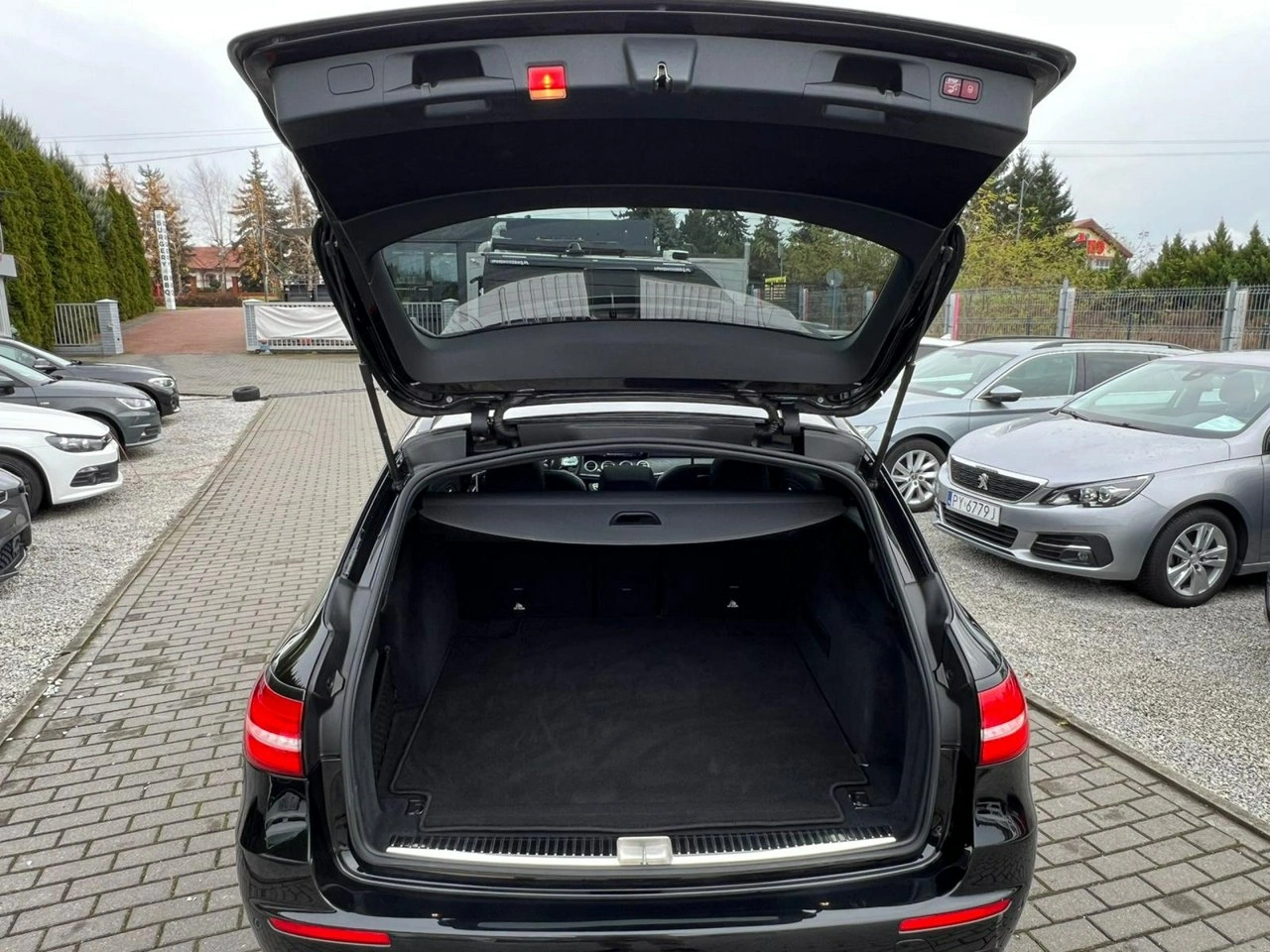 Mercedes E 63 AMG - Zdjęcie 7