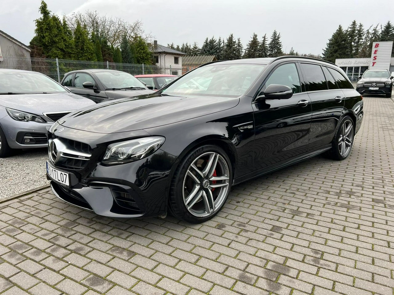 Mercedes E 63 AMG - Główne zdjęcie