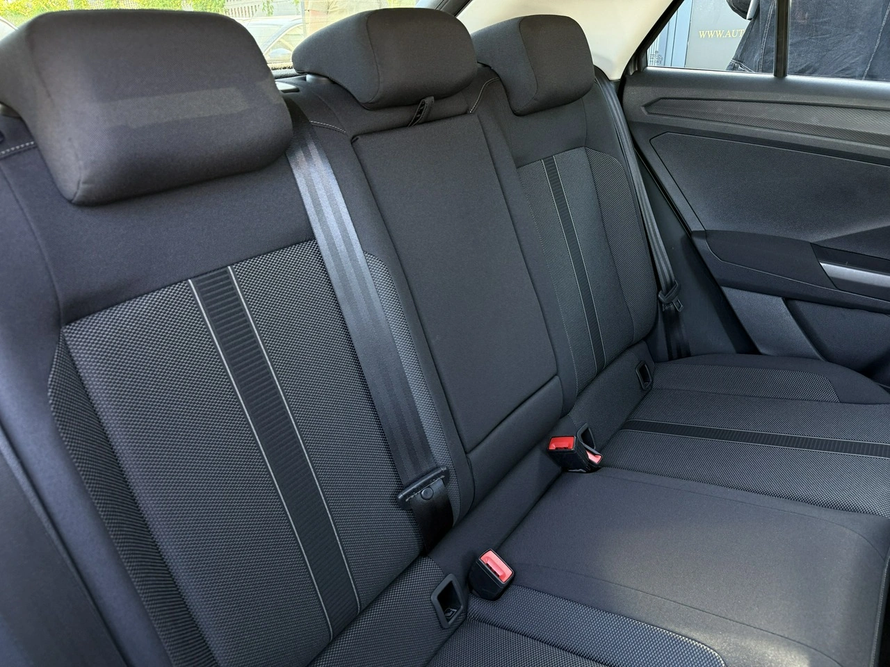 Volkswagen T-Roc - Zdjęcie 33