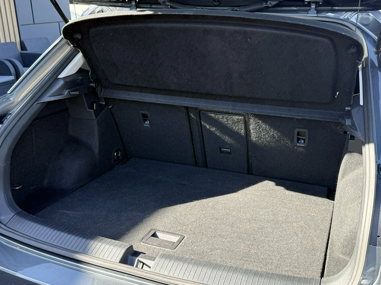 Volkswagen T-Roc - Zdjęcie 35