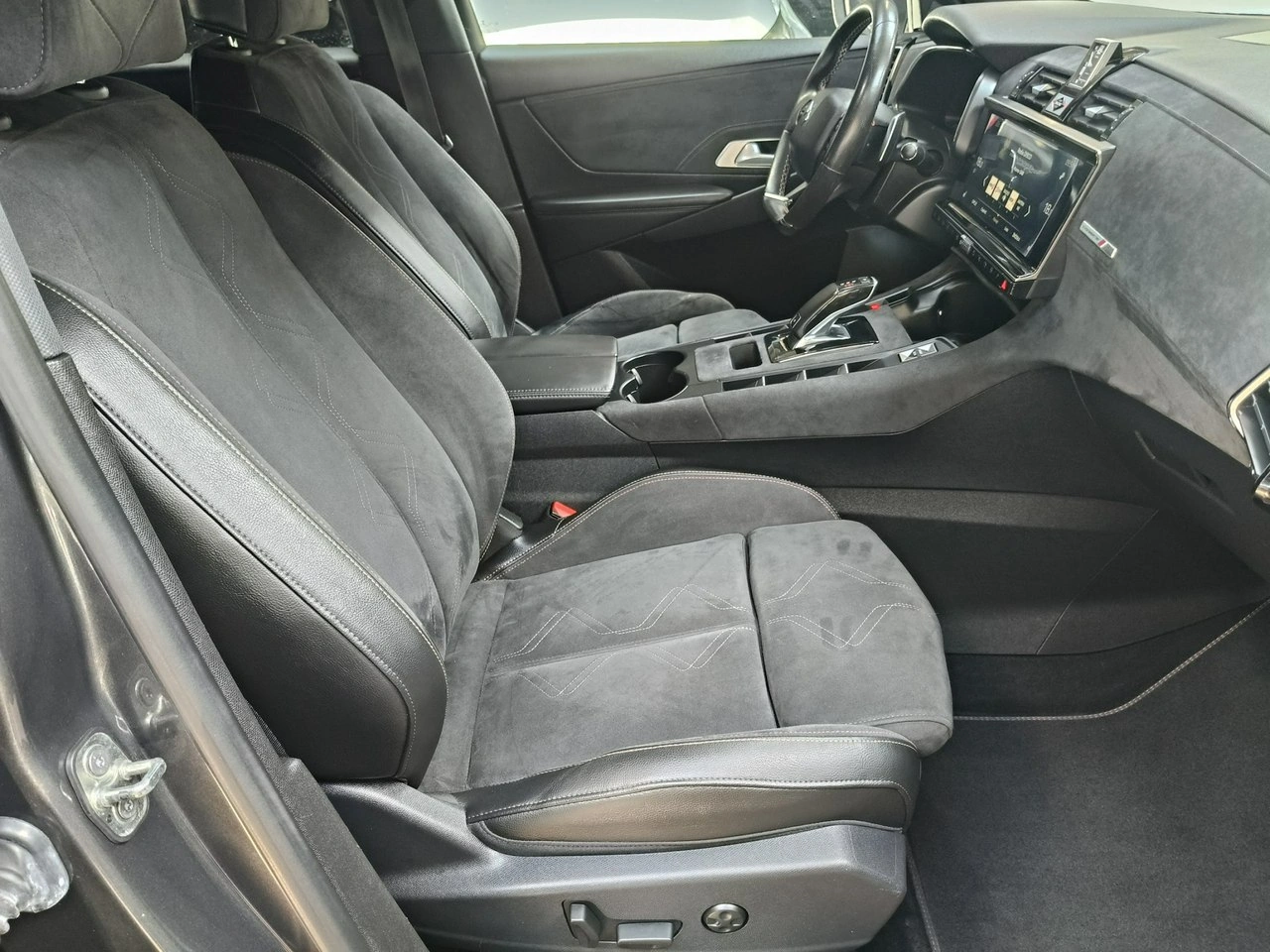 DS Automobiles DS 7 Crossback - Zdjęcie 19