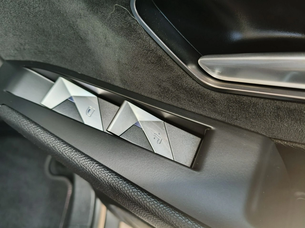 DS Automobiles DS 7 Crossback - Zdjęcie 22