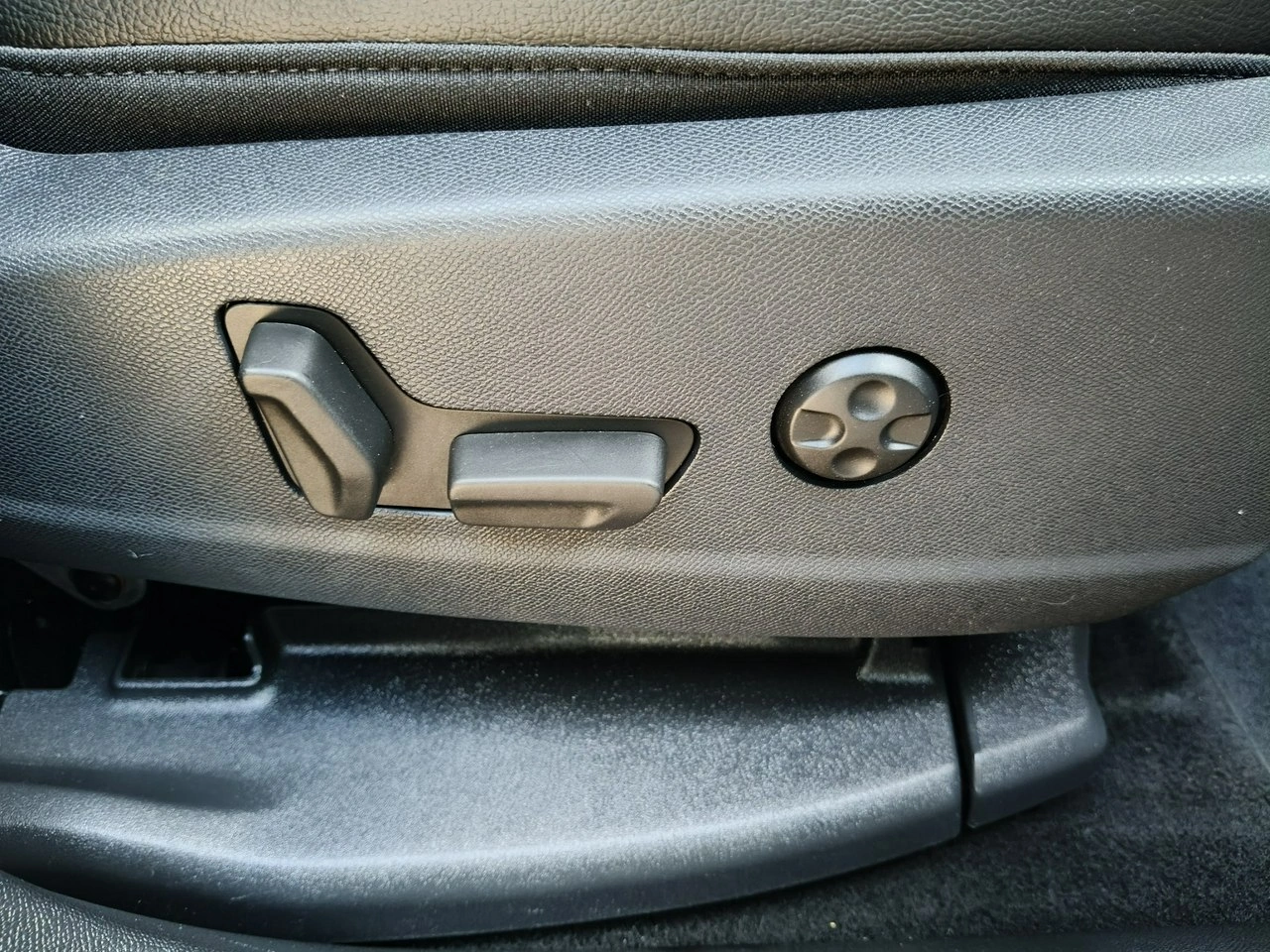 DS Automobiles DS 7 Crossback - Zdjęcie 25