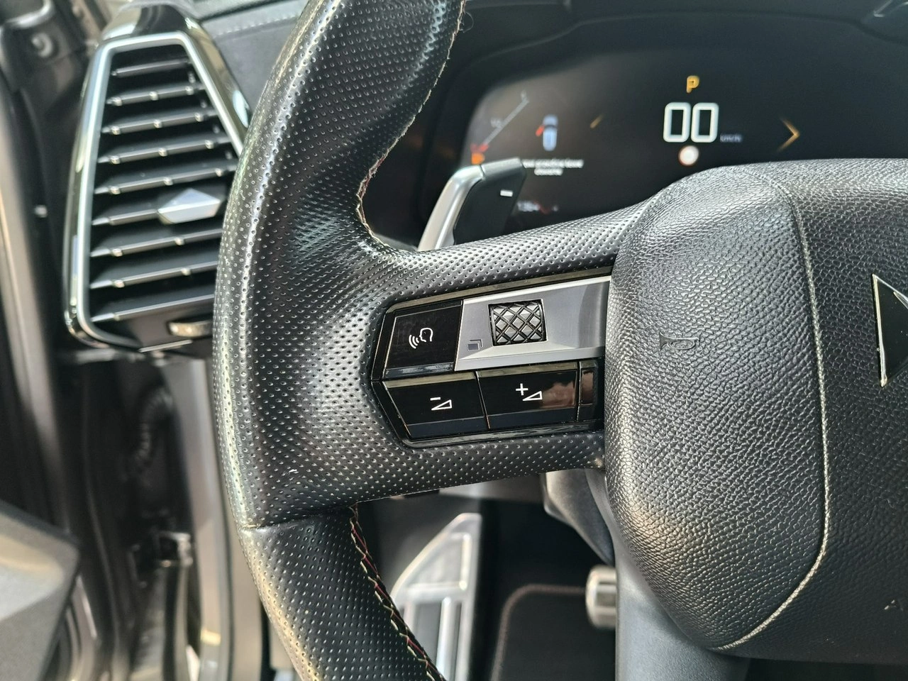 DS Automobiles DS 7 Crossback - Zdjęcie 28