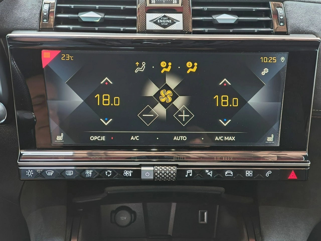 DS Automobiles DS 7 Crossback - Zdjęcie 40