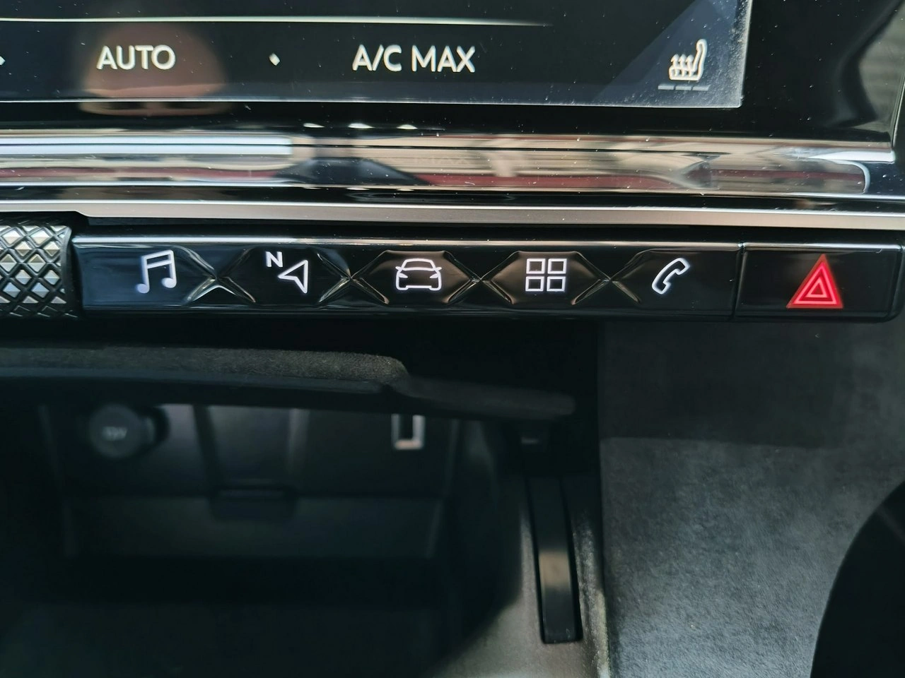 DS Automobiles DS 7 Crossback - Zdjęcie 42