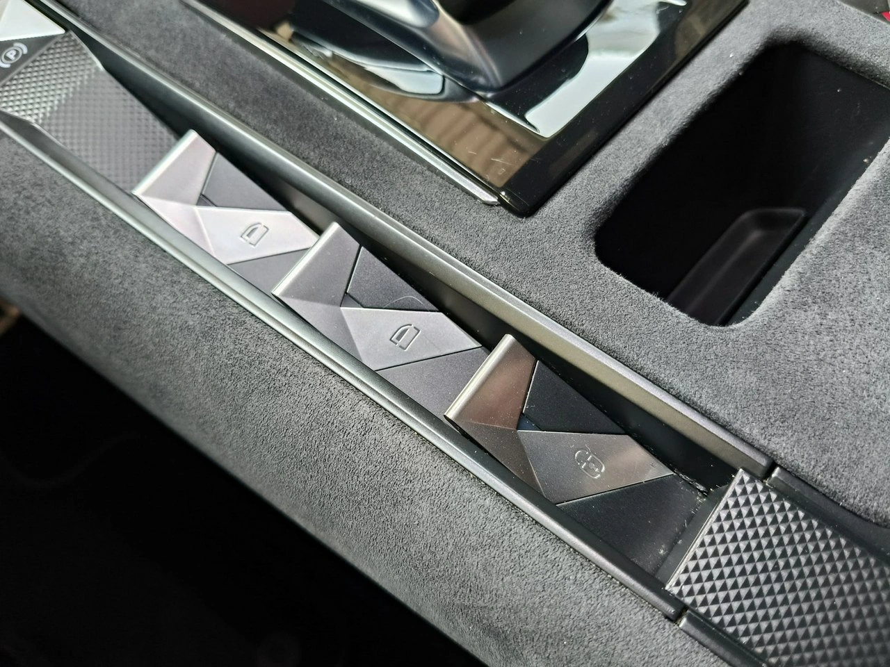 DS Automobiles DS 7 Crossback - Zdjęcie 44
